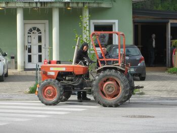 Naj bo delo s traktorji varno 