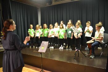 Gregorjevo v Društvu upokojencev Ajdovščina – praznik svetlobe, petja in pomladi