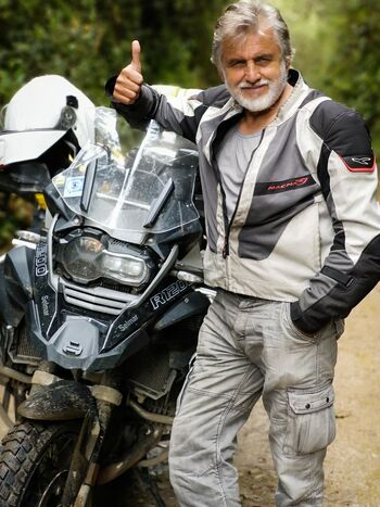 VEČER S POPOTNIKOM ZVONETOM ŠERUGO - POTOVANJA K LJUDEM