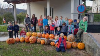 Izrezovanje buč v Avčah