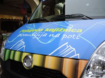 POTUJOČA KNJIŽNICA POTUJOČA KNJIŽNICA