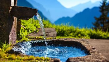 Alpska pitna voda: izviri pod Krvavcem: slikovna - video predstavitev problematike in pogovor