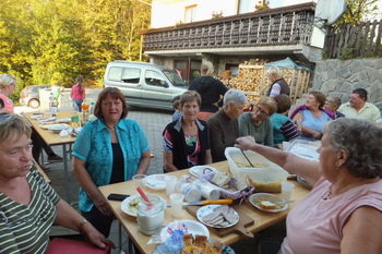 Kmečke žene iz Oplotnice v Bezini