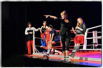 Abonmajska gledališka predstava Priznam