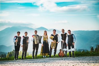 ANSAMBEL SAŠA AVSENIKA INTIMNO