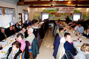 Vsi skupaj zase in za društvo