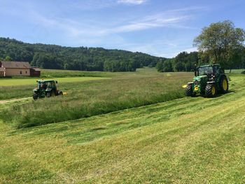 Sončna nedelja v Videm privabila člane in simpatizerje Strojnega krožka Radomlja Sončna nedelja v Videm privabila člane in simpatizerje Strojnega krožka Radomlja