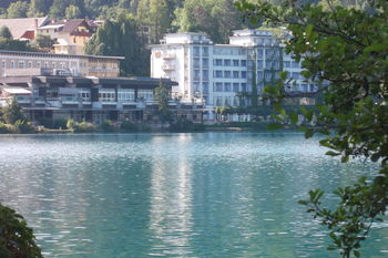 Pobuda za jezero