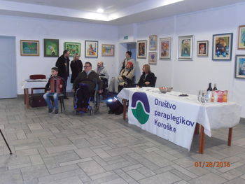 Slikarji, ki rišejo z usti v Črni