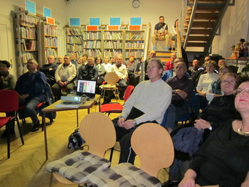 Predavanje Zveze šoferjev in avtomehanikov o novih prometnih znakih in krožnih križiščih Predavanje Zveze šoferjev in avtomehanikov o novih prometnih znakih in krožnih križiščih