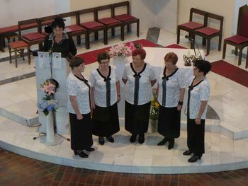 8. srečanje ljudskih pevcev "Zapojmo v čast Sv. družini"