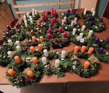 IZDELAVA ADVENTNIH VENČKOV