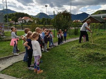 PRVO SREČANJE KUHARSKO-VRTNARSKEGA KROŽKA