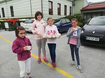 KUHARSKO-VRTNARSKI KROŽEK NA GARAŽNI RAZPRODAJI