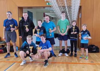 VELIKONOČNI TURNIR V NAMIZNEM TENISU