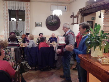 Martinovanje DU Miren v znamenju glasbe in tombole