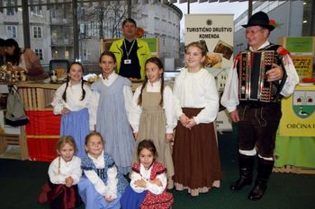 OFS Avrikelj je zaplesala v Arboretumu Volčji potok