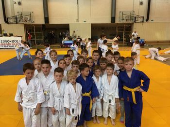 Mladi judoisti Judo kluba Komenda z odprtega državnega prvenstva odnesli kar 12 kolajn