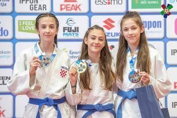 Nastja Drakšič Koštomaj osvojila bron na evropskem pokalu za mlade do 15 let v Mariboru