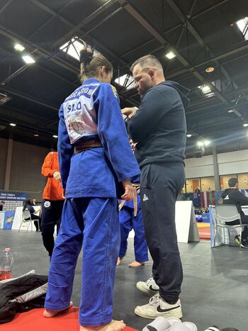 Mladi judoisti iz Judo kluba Ippon Kamnik na kadetskem evropskem pokalu v Györu