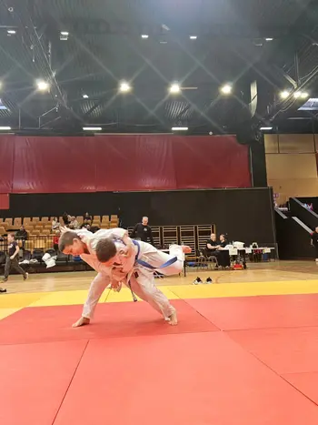 Mladi judoisti iz Judo kluba Ippon Kamnik in Judo kluba Komenda osvojili 7 zlatih kolajn v Velenju