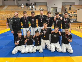 Društvo borilnih veščin se je iz jiu-jitsu tekmovanja v Ne-wazi vrnil kar z 12 kolajnami Društvo borilnih veščin se je iz jiu-jitsu tekmovanja v Ne-wazi vrnil kar z 12 kolajnami