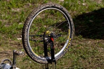 Lovšetu in Zupanovi uvodna dirka 