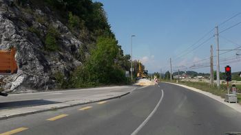 Ureditev pločnika v Notranjih Goricah pri Športnem parku Jama