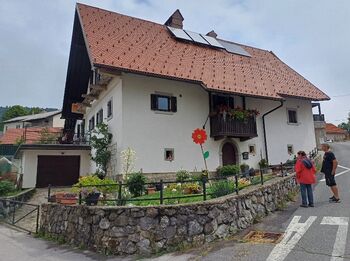 TOČKOVANJE UREJENOSTI STANOVANJSKIH HIŠ, POČITNIŠKIH HIŠ, KMETIJ, KRAJEVNO ZNAČILNIH OBJEKTOV IN UREJENIH KOTIČKOV  V RAKITNI 2025