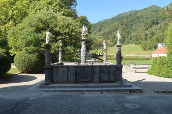 Predavanje: Neptunov vodnjak v Polhovem Gradcu