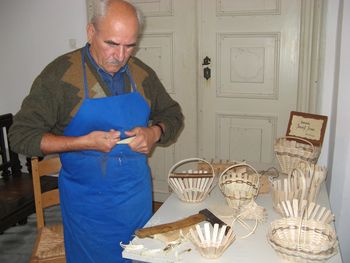 Prikaz pletenja košar