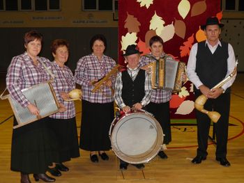 Območno srečanje pevcev ljudskih pesmi in godcev ljudskih viž »Čüje se naša pesem 2017«