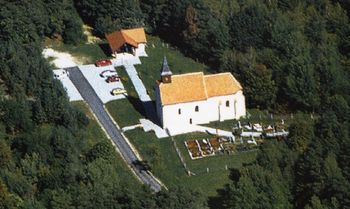 Proščenje z veselico pri cerkvi sv. Ane v Boreči