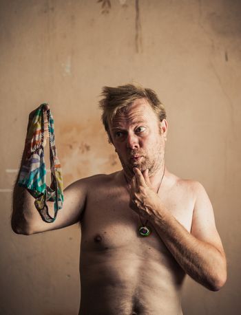 VABILO NA OGLED KOMEDIJE MATJAŽA JAVŠNIKA »STRIPTIZ«