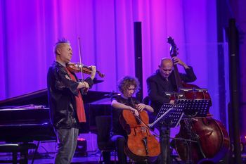 Virtuozni violinist Nigel Kennedy osupnil Unionsko dvorano