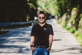 Omar Naber v velikem pričakovanju Omar Naber v velikem pričakovanju