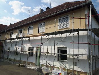 ENERGETSKA SANACIJA VEČSTANOVANJSKE STAVBE V LOGAROVCIH