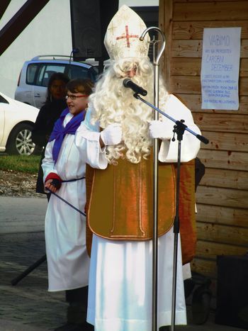  KRIŽEVSKE OTROKE JE V VAŠKEM JEDRU OBISKAL MIKLAVŽ