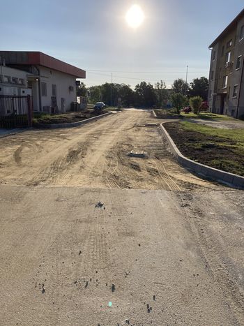 POTEK DEL NA CESTI AMD