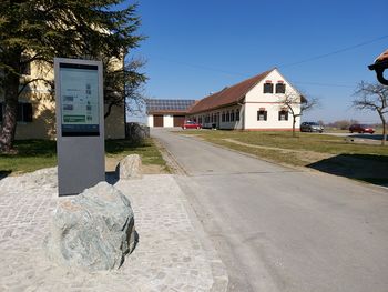 DIGITALNI TURISTIČNO OBVESTILNI ZASLON V KRIŽEVCIH