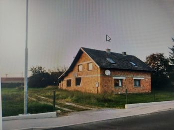 DOPOLNJENA IN SPREMENJENA DOKUMENTACIJA - JAVNO ZBIRANJE PONUDB ZA PRODAJO STANOVANJSKE HIŠE IN NEPOZIDANEGA STAVBNEGA ZEMLJIŠČA V KLJUČAROVCIH