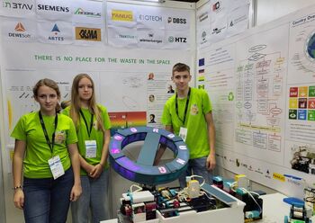 Jana Kosi z ekipo Eco Countdown do zgodovinske srebrne skupine na svetovni robotski olimpijadi Jana Kosi z ekipo Eco Countdown do zgodovinske srebrne skupine na svetovni robotski olimpijadi