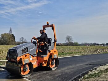 ASFALTIRANJE JAVNE POTI V BORECIH