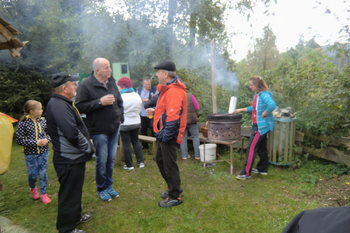 KOSTANJEV PIKNIK NA PIKNIK PLACU V BREZJU