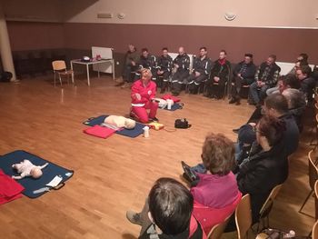Delavnica temeljnih postopkov oživljanja z uporabo AED v Vnanjih Goricah
