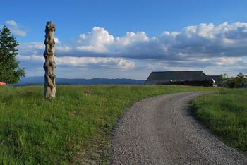 Srečanje notranjskih planincev v Suhem dolu 