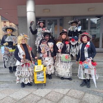 Časopisne dame iz Deskel