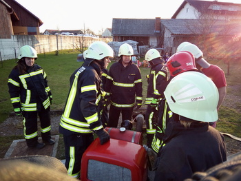 Po društveni vaji smo gasilci obiskali  našega dolgoletnega gasilca Rajh Franca, ki je praznoval svoj 80. rojstni dan