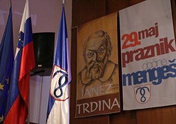 Občinski praznik zaznamovala podelitev občinskih priznanj in podpis pogodbe za gradnjo Športne dvorane Mengeš Občinski praznik zaznamovala podelitev občinskih priznanj in podpis pogodbe za gradnjo Športne dvorane Mengeš