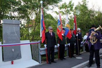 Svečano odkritje spomenika NOB v Loki pri Mengšu Svečano odkritje spomenika NOB v Loki pri Mengšu